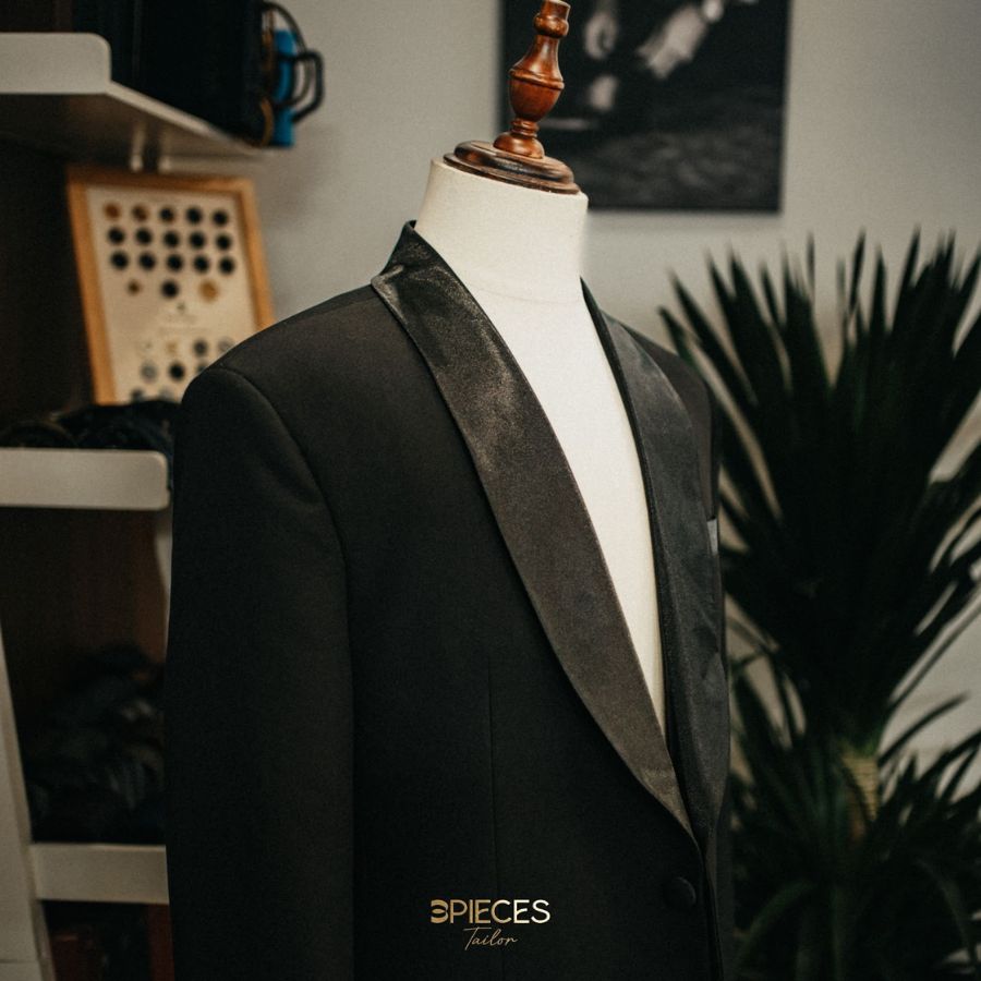 Chú rể mặc vest màu gì đẹp? Top 10+ màu sắc vest cưới được yêu thích 