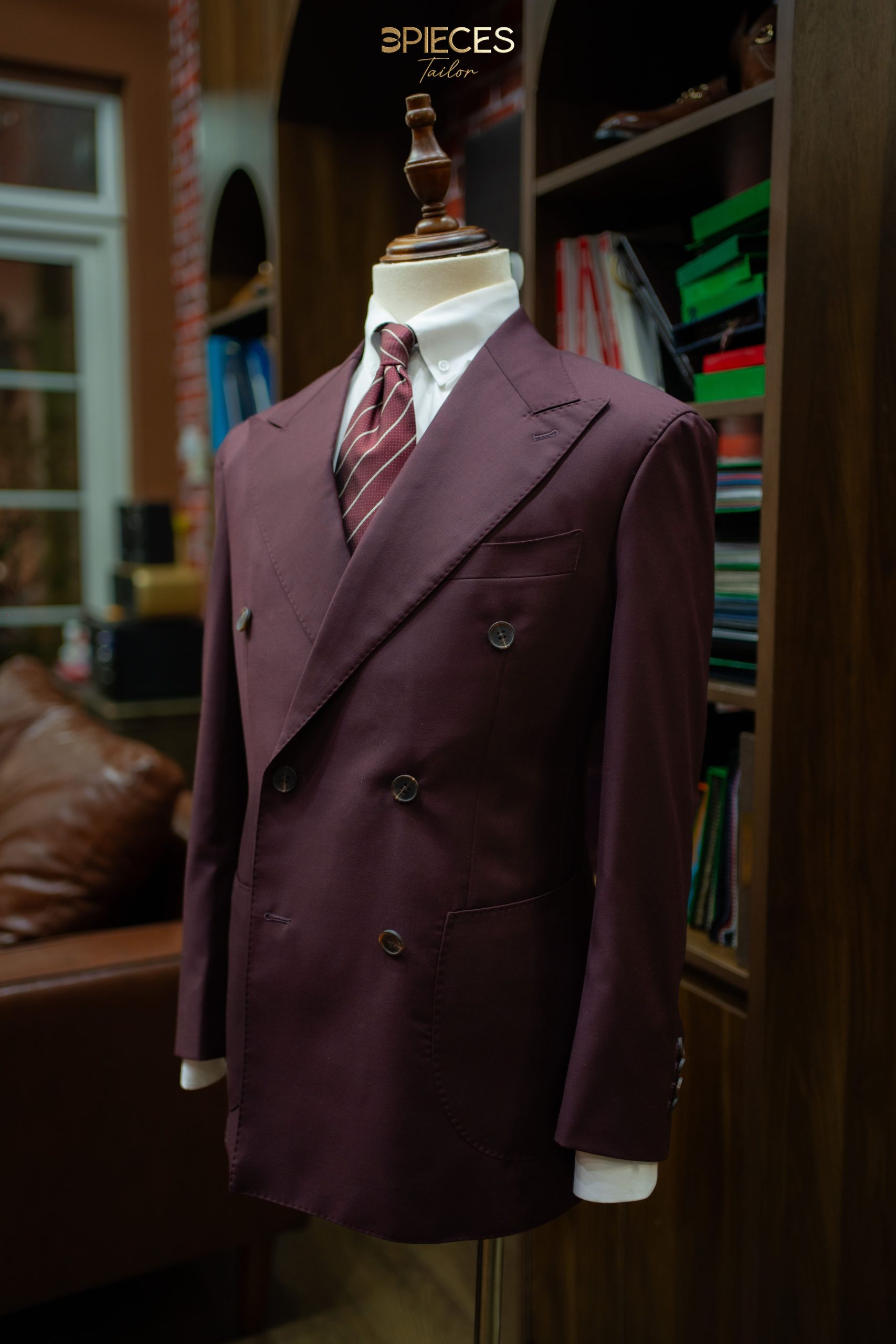 Với 3PIECES TAILOR, may đo cao cấp (Bespoke) không phải là “chỉnh lại size”. Đó là một quy trình xây dựng từ đầu.